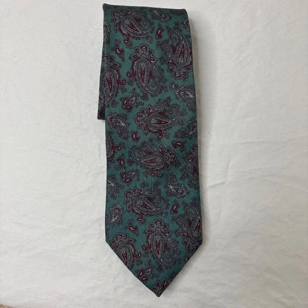MALLORY & CHURCH Tie Green Burgundy Paisley England Vintage